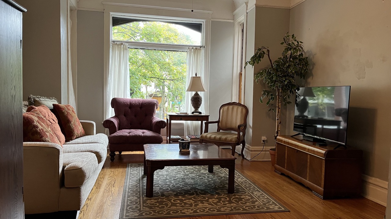 Photo of Livingroom in Ravenswood