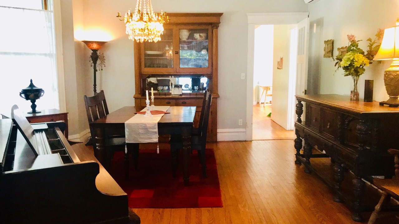 Photo of Livingroom in Ravenswood