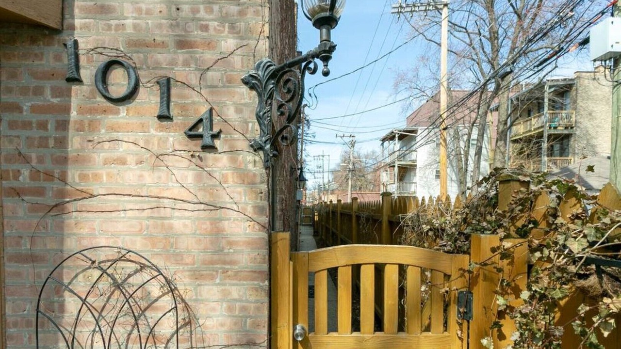 Photo of Outdoor in Lakeview