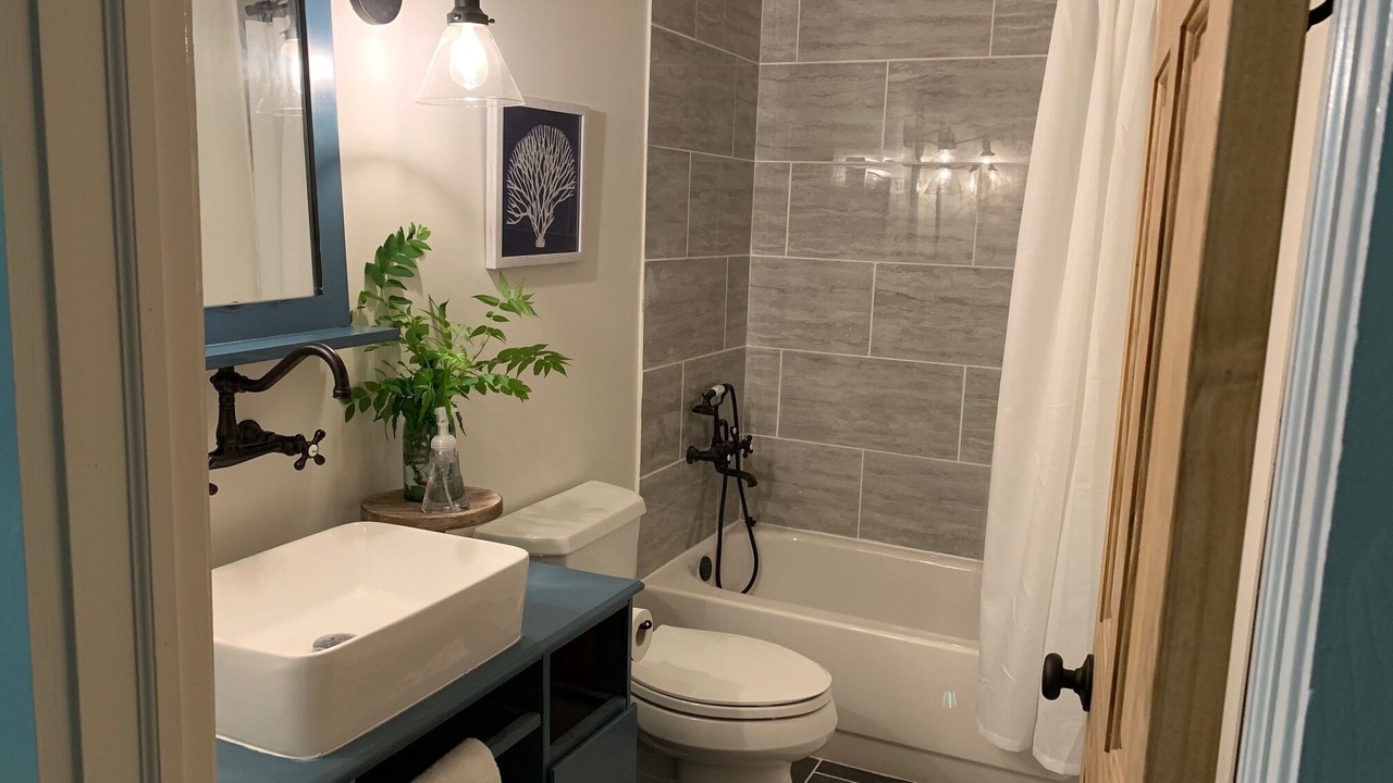 Photo of Bathroom in Nauvoo