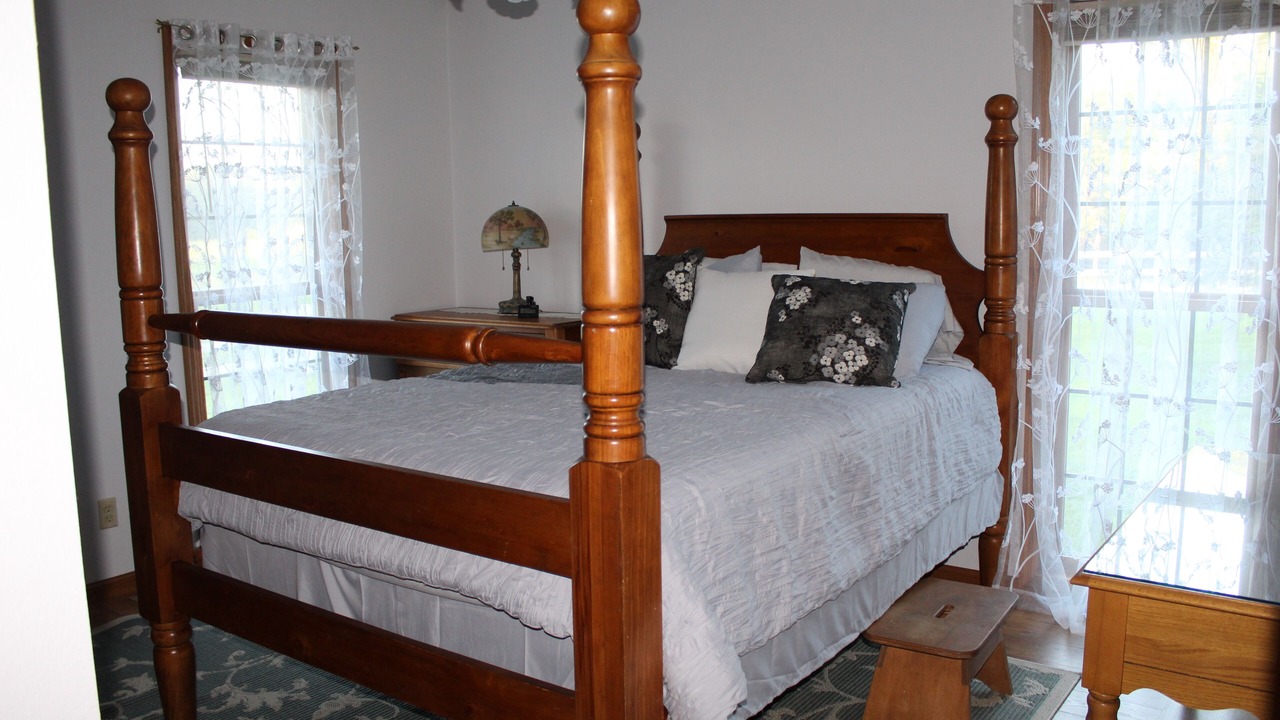 Photo of Bedroom in Bluffs