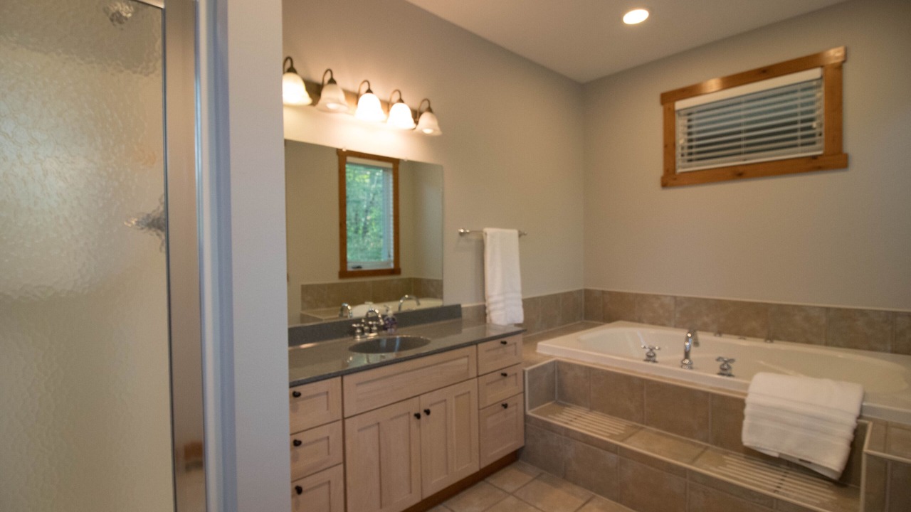 Photo of Bathroom in The Galena Territory