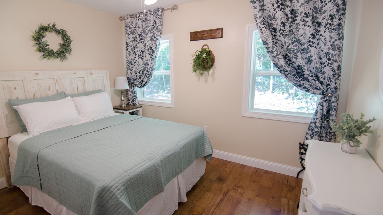 Photo of Bedroom in Quincy