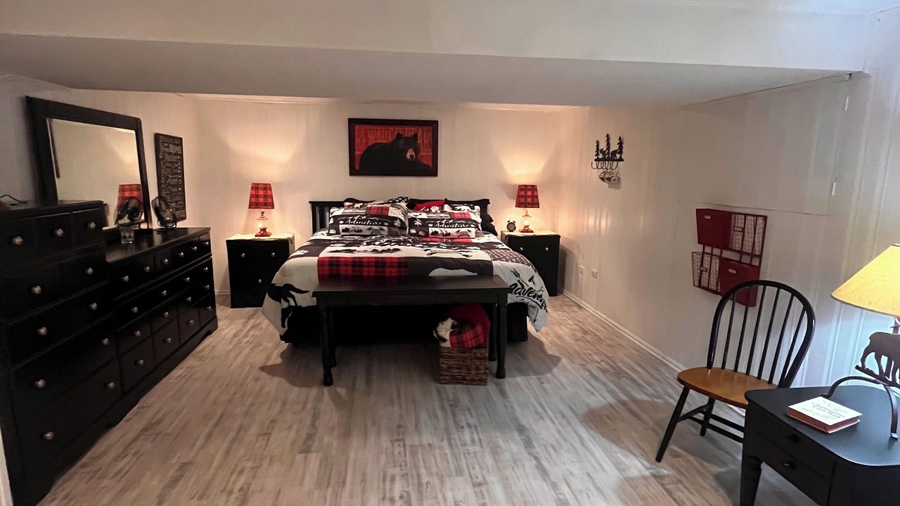 Photo of Bedroom in Lindenhurst