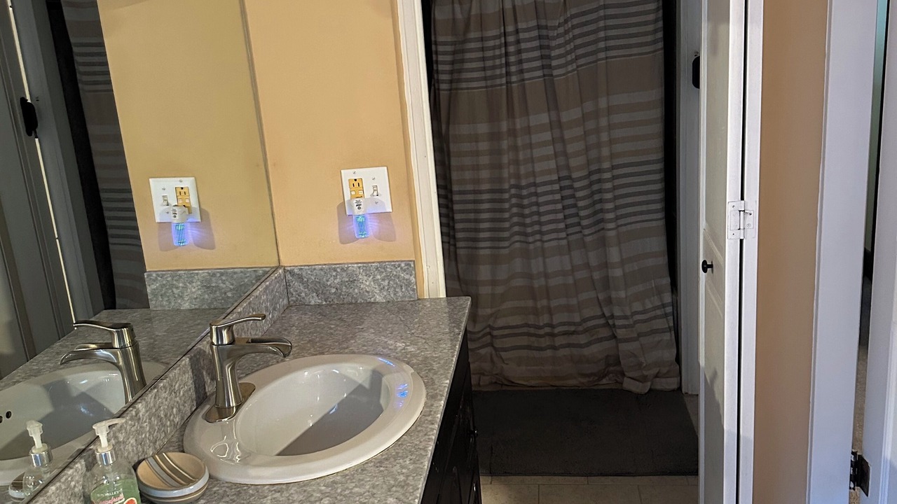 Photo of Bathroom in Algonquin