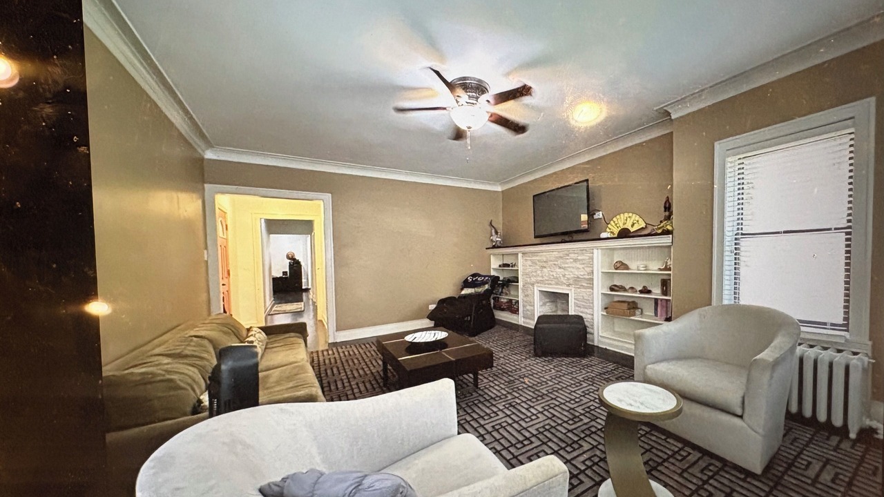 Photo of Livingroom in Rogers Park