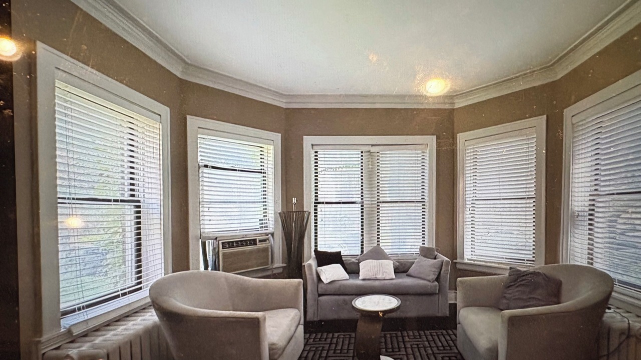 Photo of Livingroom in Rogers Park