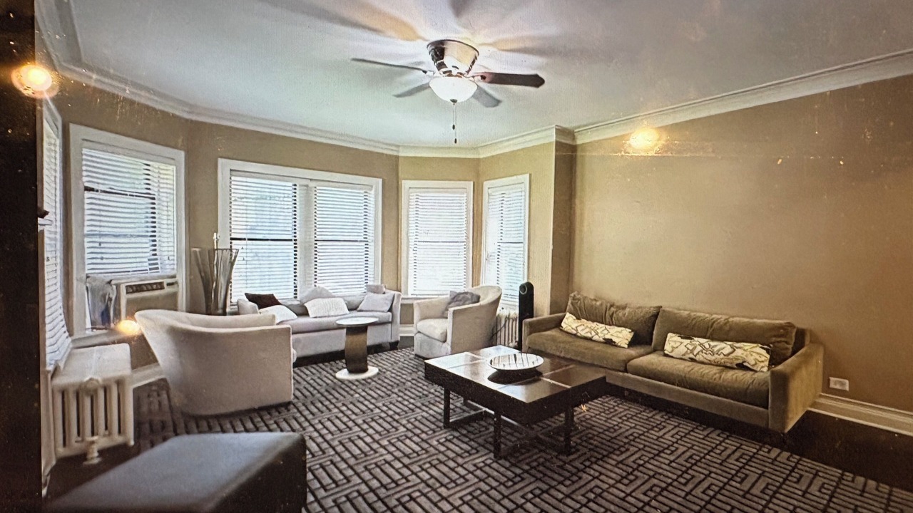 Photo of Livingroom in Rogers Park