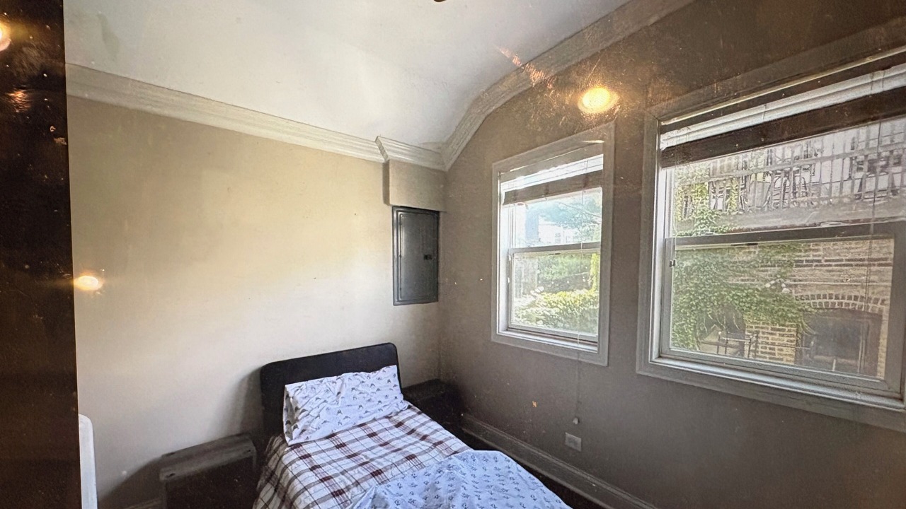 Photo of Bedroom in Rogers Park