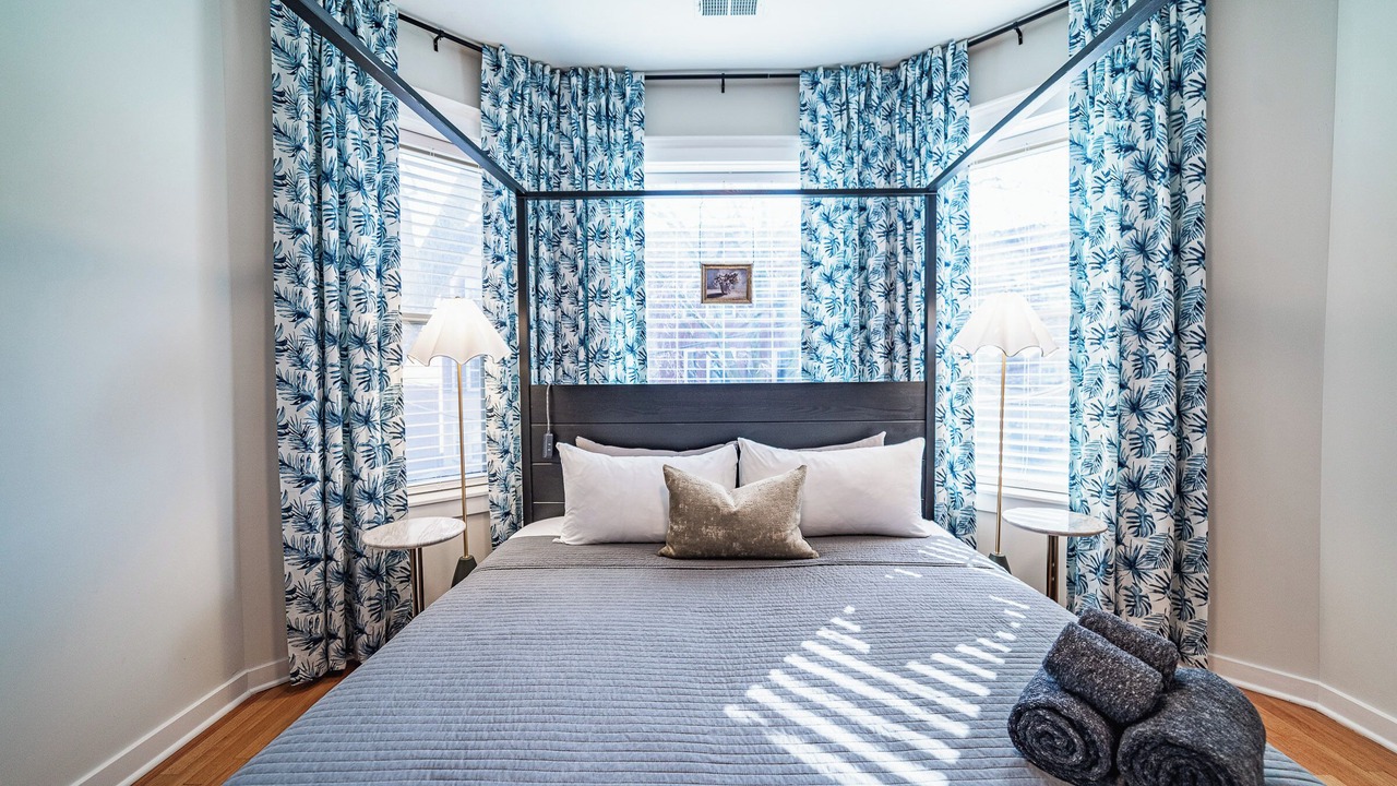 Photo of Bedroom in Wrigleyville