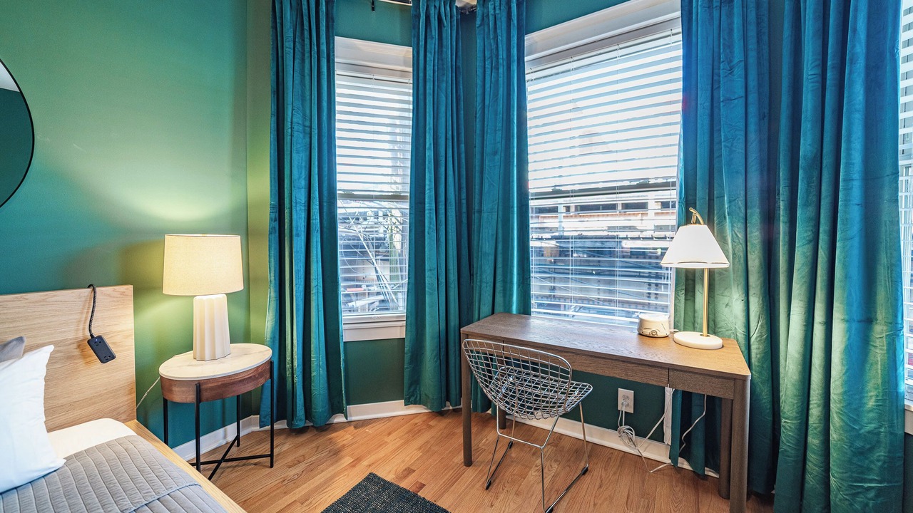 Photo of Bedroom in Wrigleyville