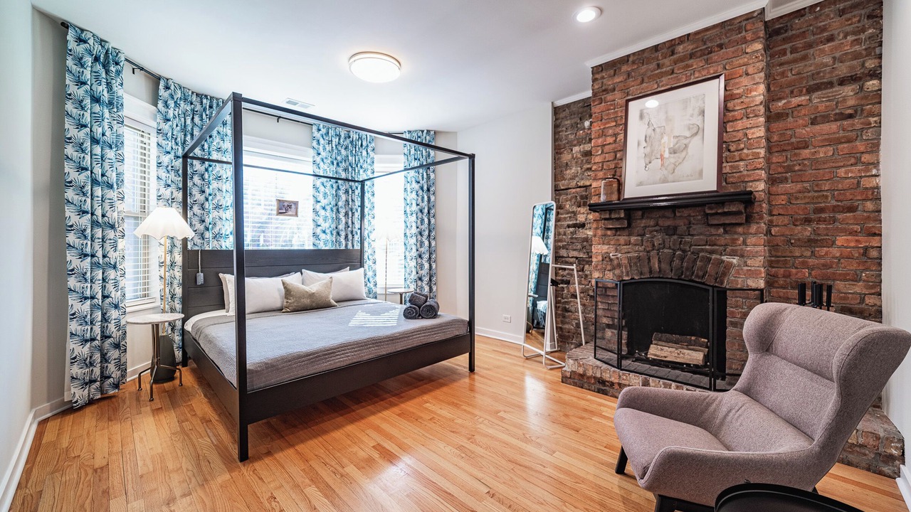 Photo of Bedroom in Wrigleyville