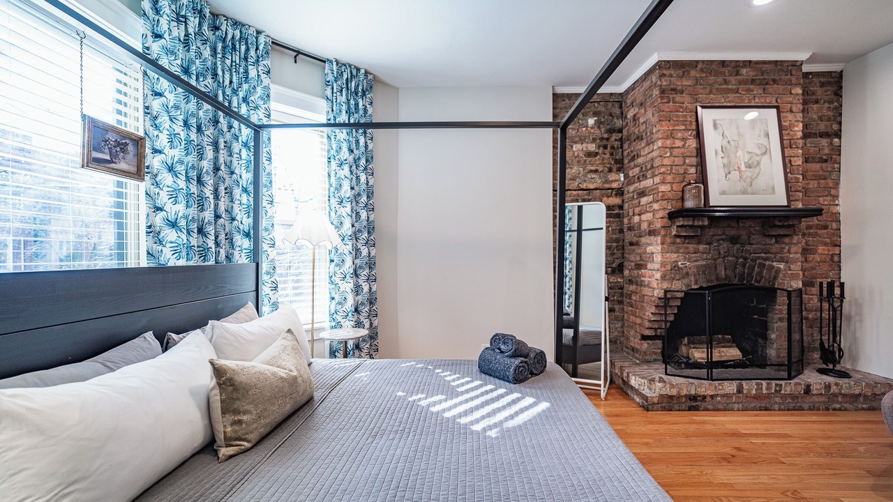 Photo of Bedroom in Wrigleyville