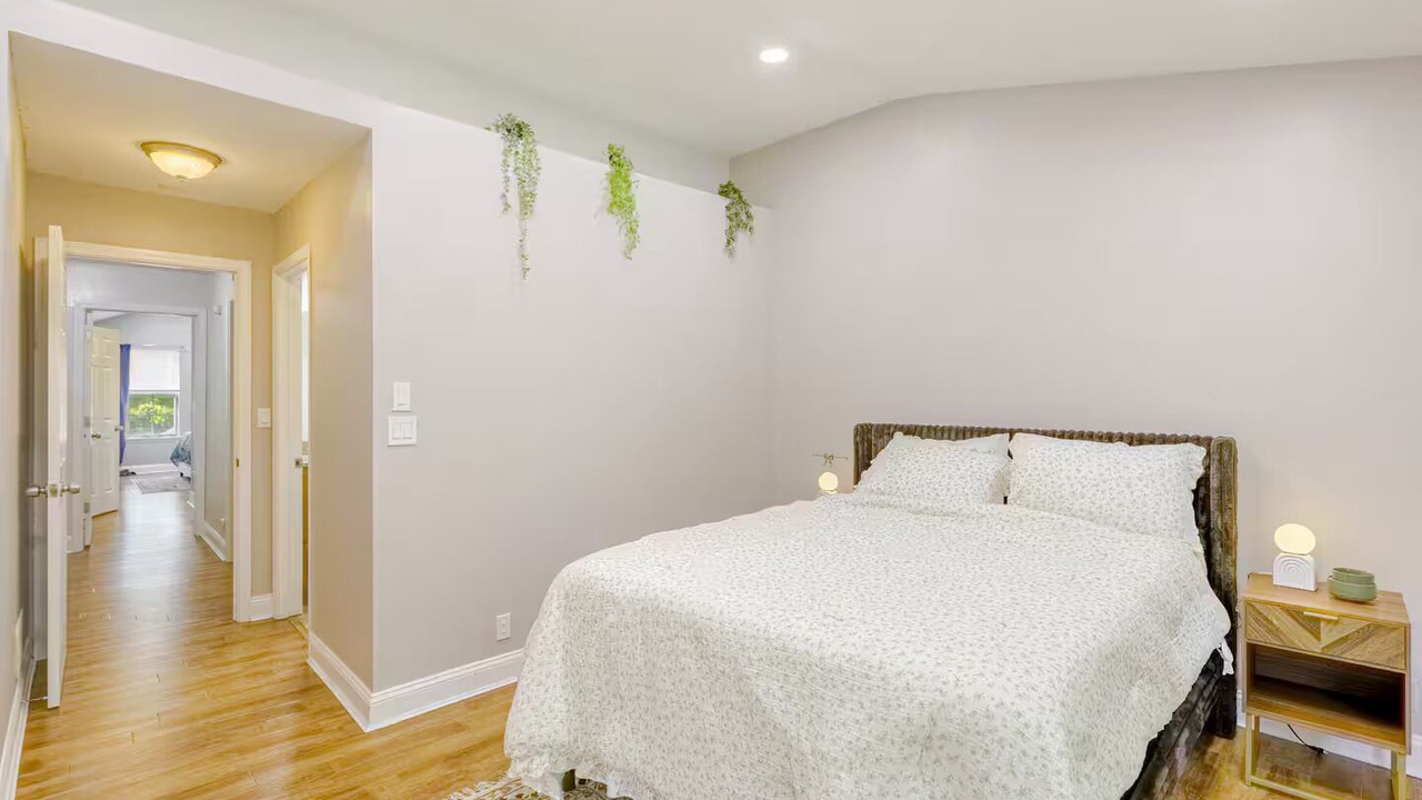 Photo of Bedroom in Bloomingdale