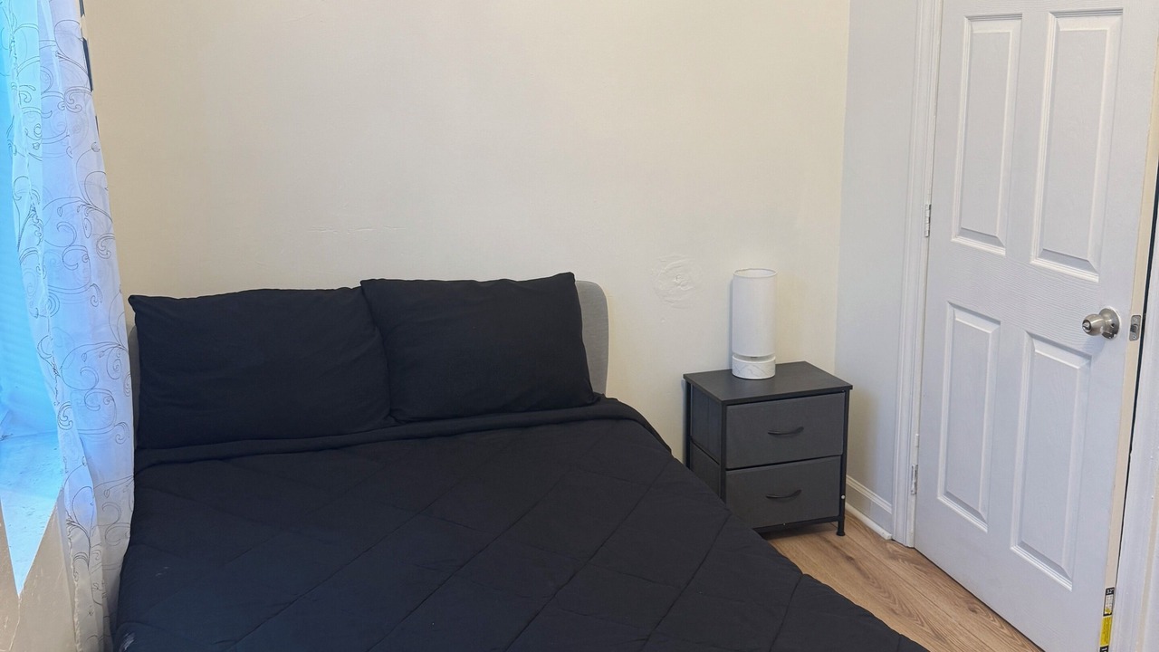 Photo of Bedroom in North Lawndale