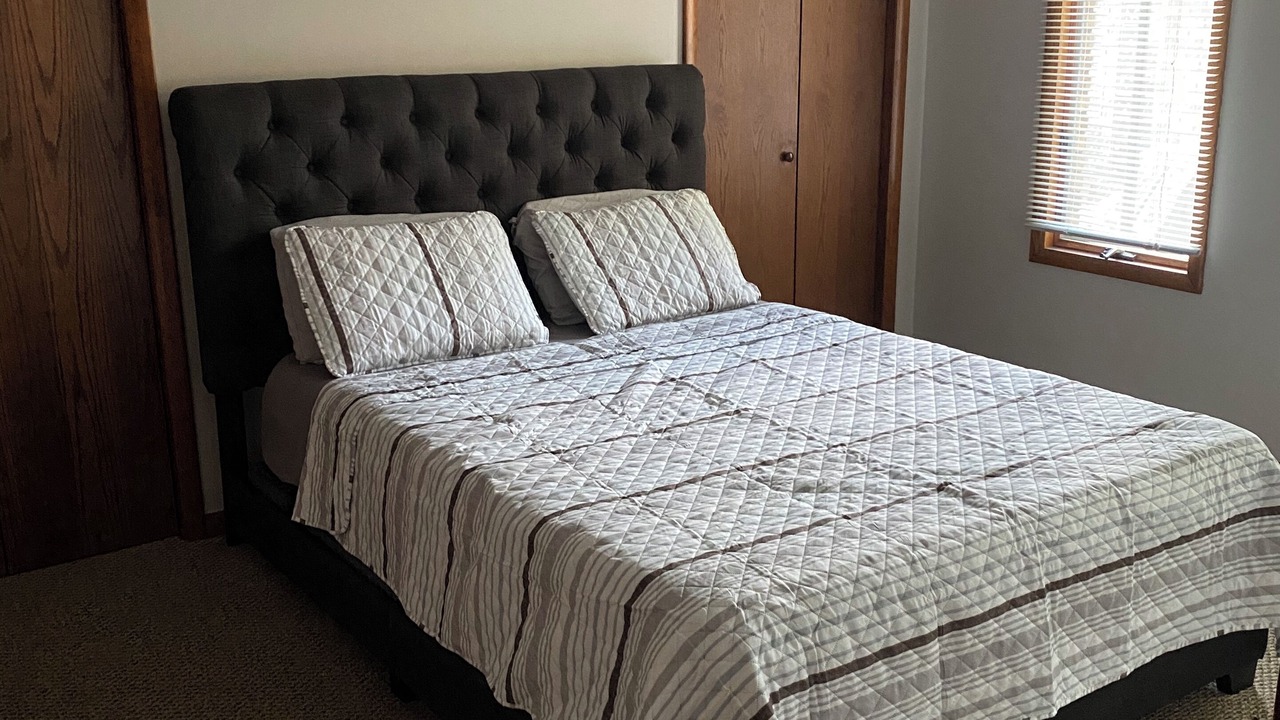 Photo of Bedroom in Lansing