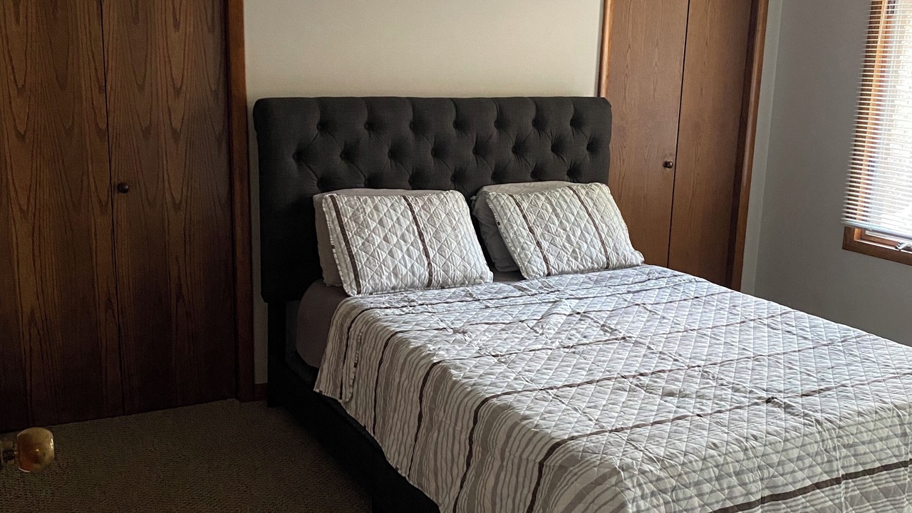 Photo of Bedroom in Lansing
