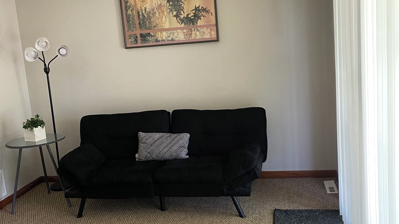 Photo of Livingroom in Lansing