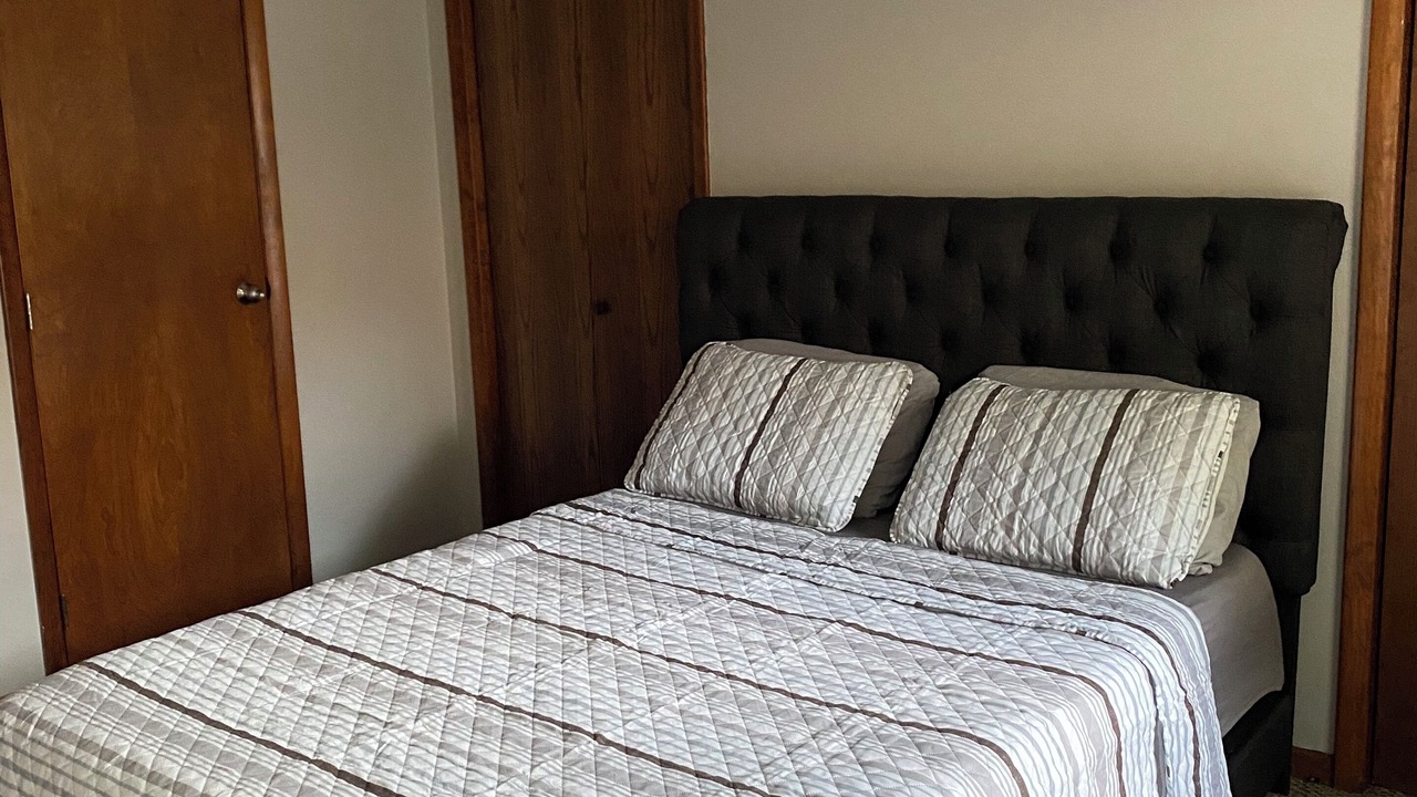 Photo of Bedroom in Lansing