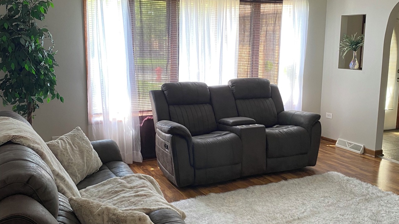 Photo of Livingroom in Lansing