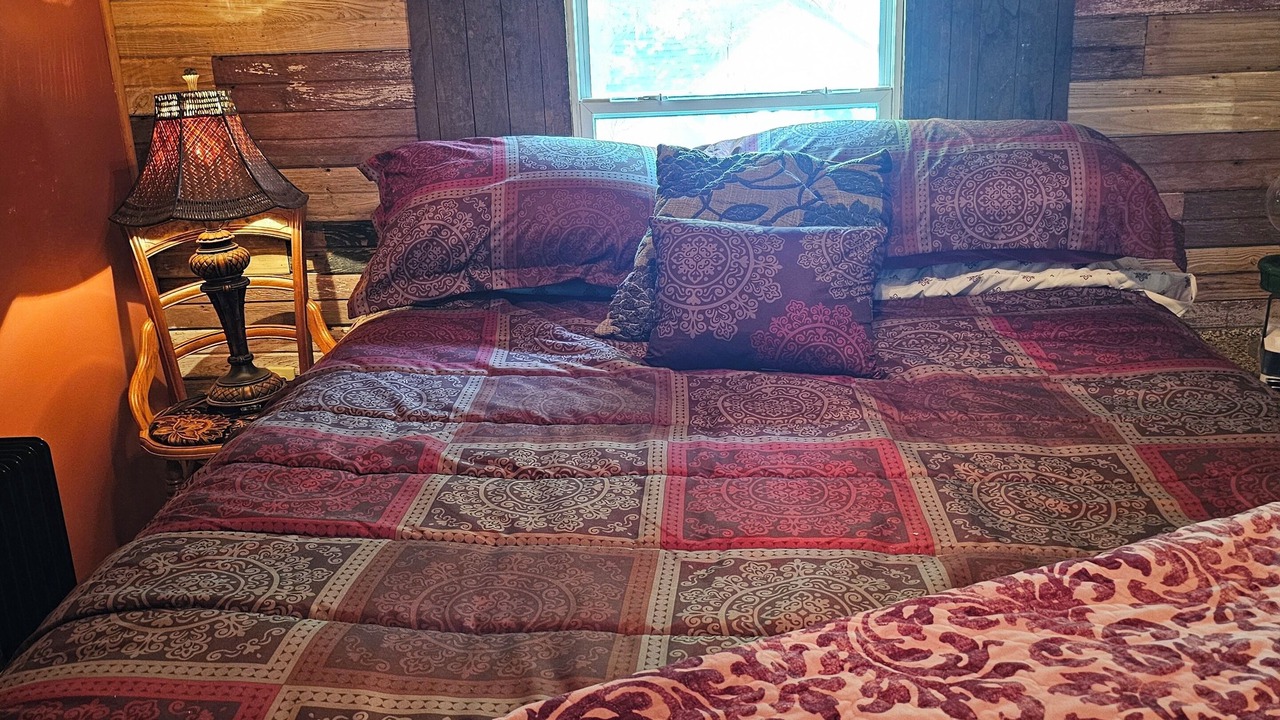 Photo of Bedroom in Carlyle