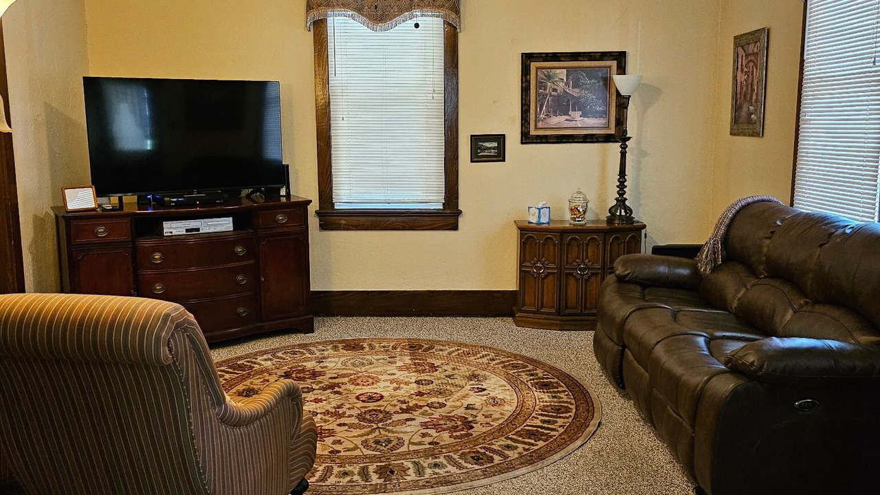 Photo of Livingroom in Carlyle
