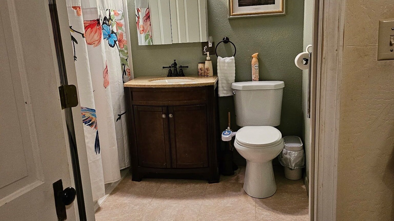 Photo of Bathroom in Carlyle