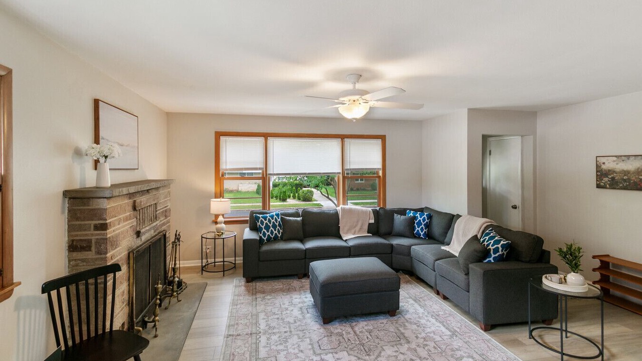 Photo of Livingroom in Waukegan