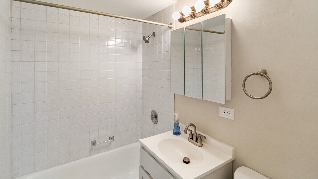 Photo of Bathroom in Waukegan