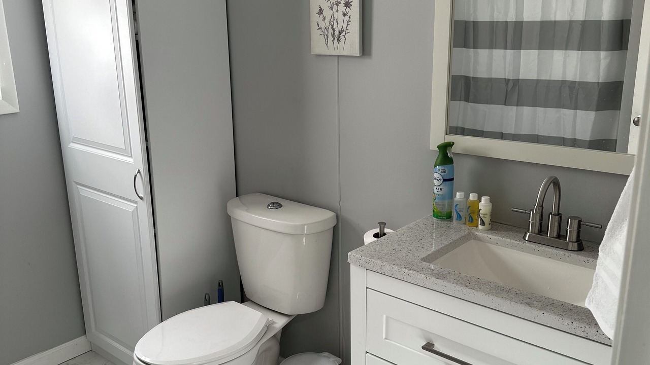 Photo of Bathroom in East Hazel Crest