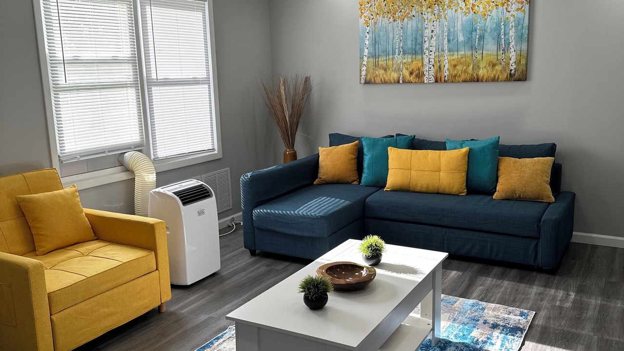 Photo of Livingroom in East Hazel Crest