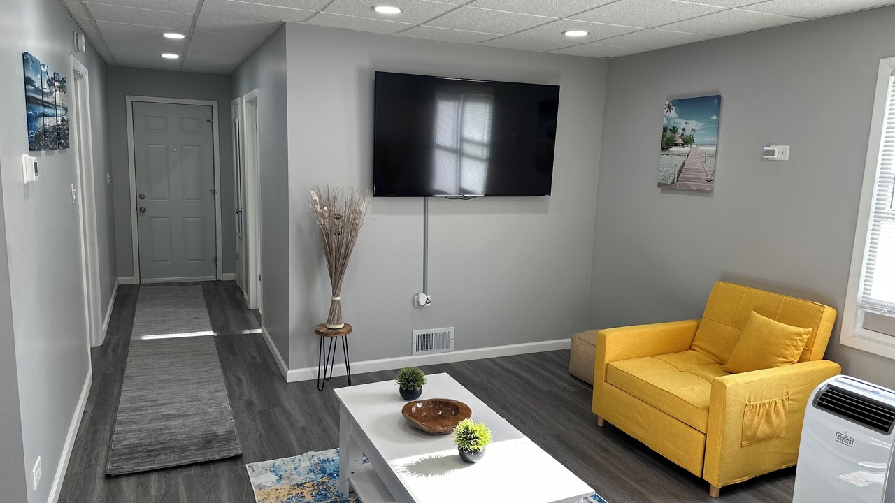 Photo of Livingroom in East Hazel Crest