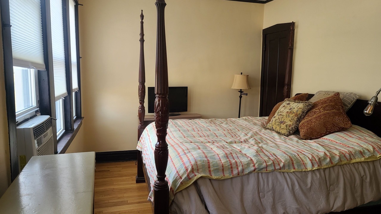Photo of Bedroom in Woodlawn