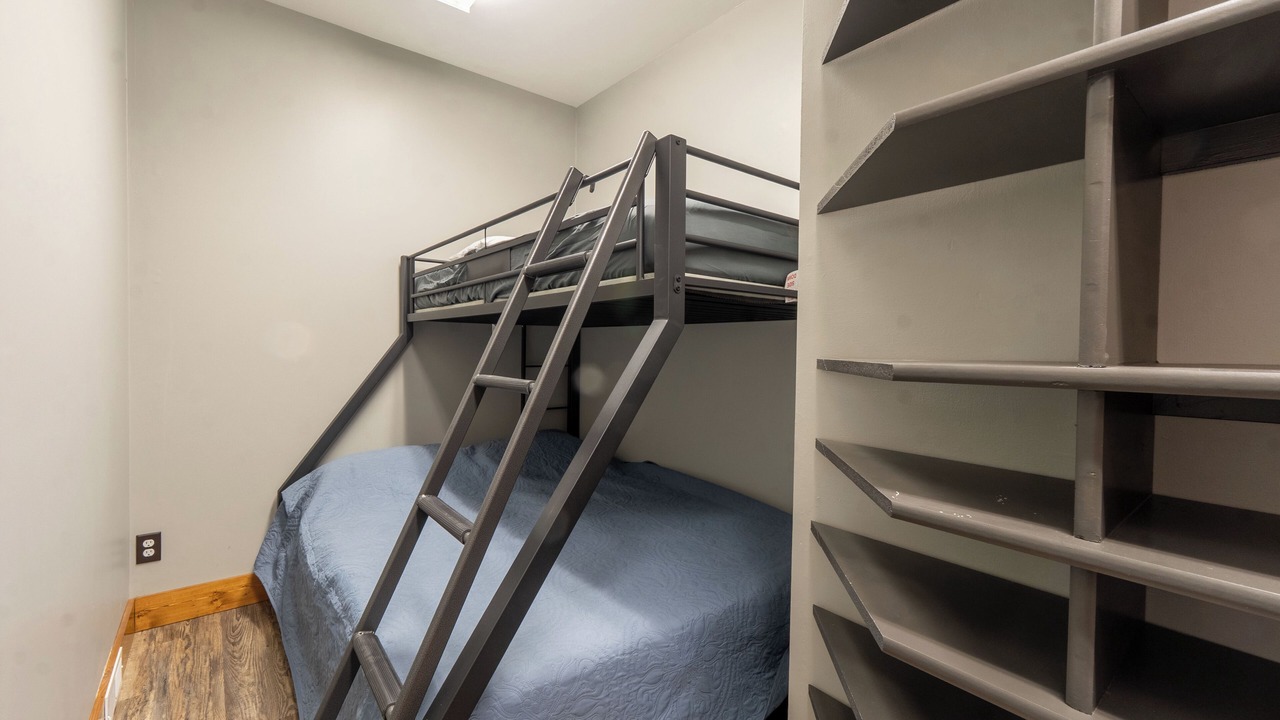 Photo of Bedroom in Graymont