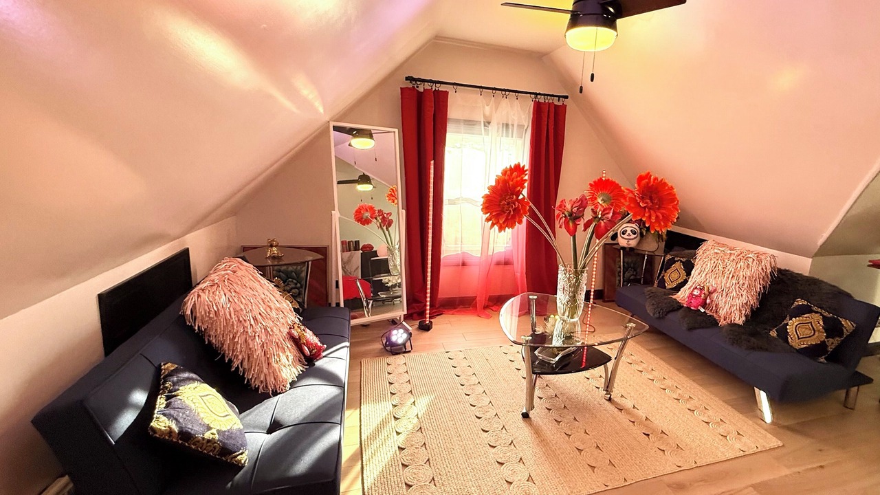 Photo of Livingroom in Yorkville