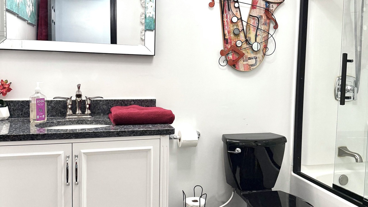 Photo of Bathroom in Yorkville