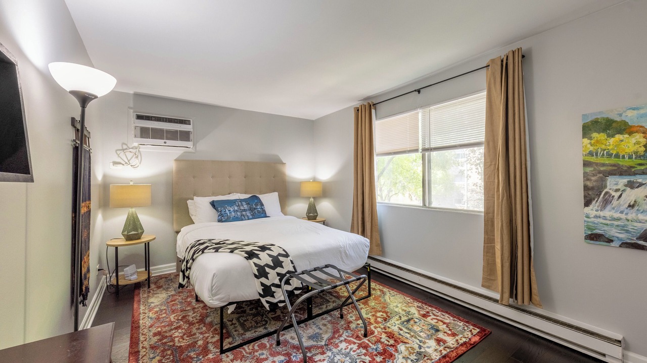 Photo of Bedroom in Forest Park