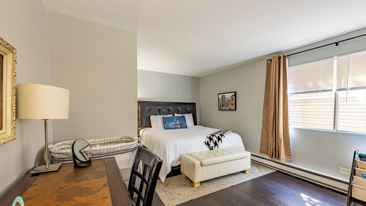 Photo of Bedroom in Forest Park