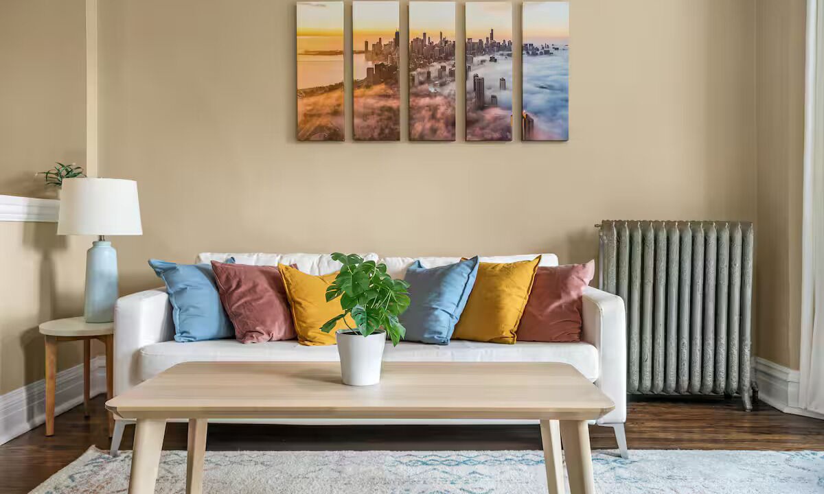 Photo of Livingroom in Edgewater