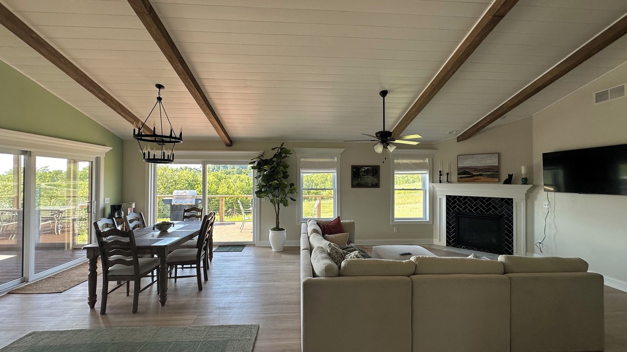 Photo of Livingroom in The Galena Territory