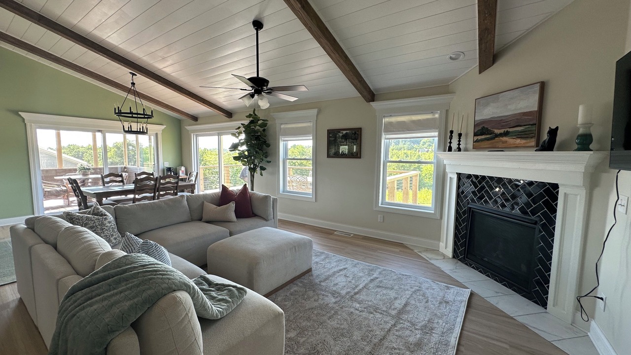 Photo of Livingroom in The Galena Territory
