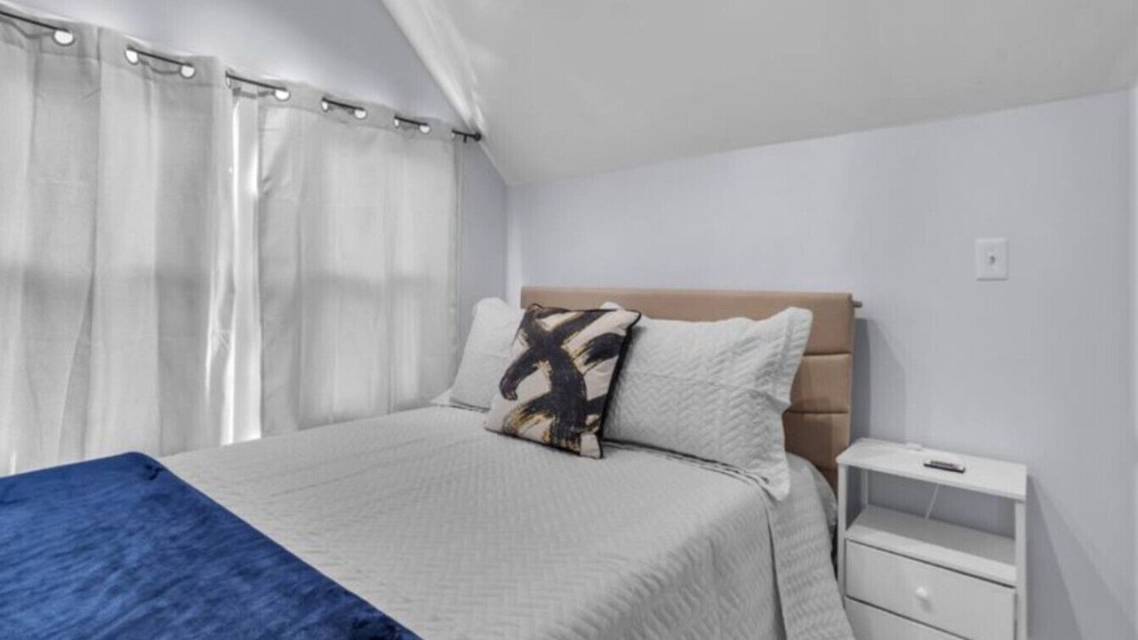 Photo of Bedroom in Channel Lake
