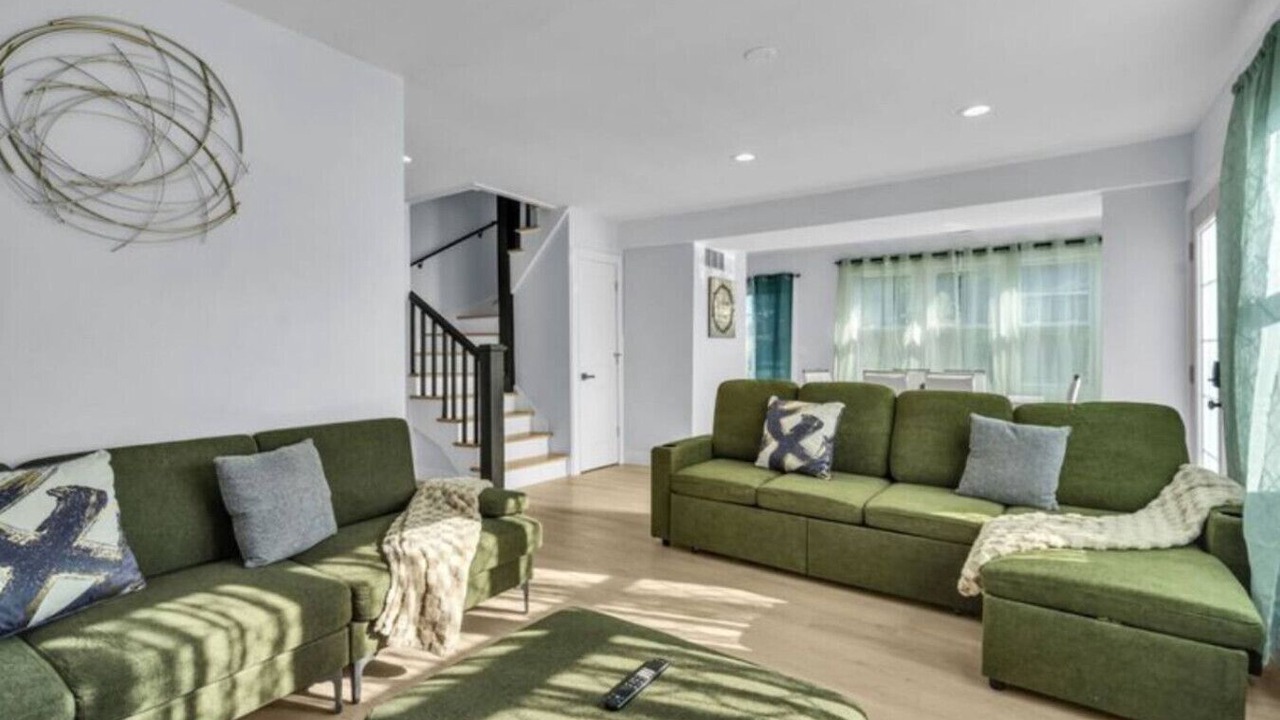 Photo of Livingroom in Channel Lake