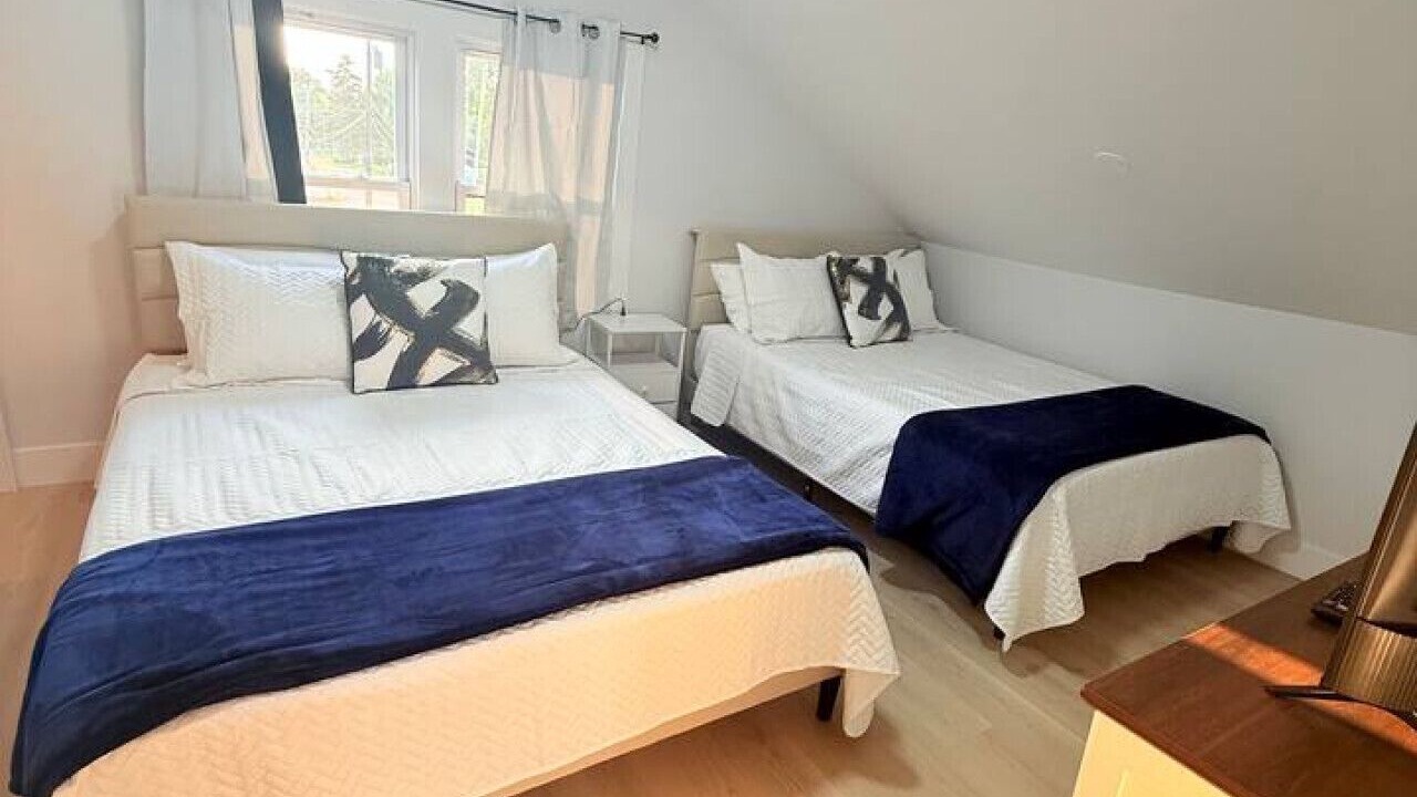 Photo of Bedroom in Channel Lake