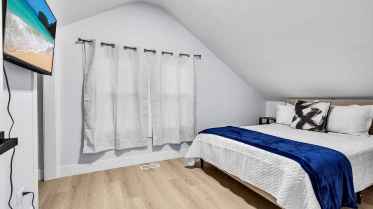 Photo of Bedroom in Channel Lake