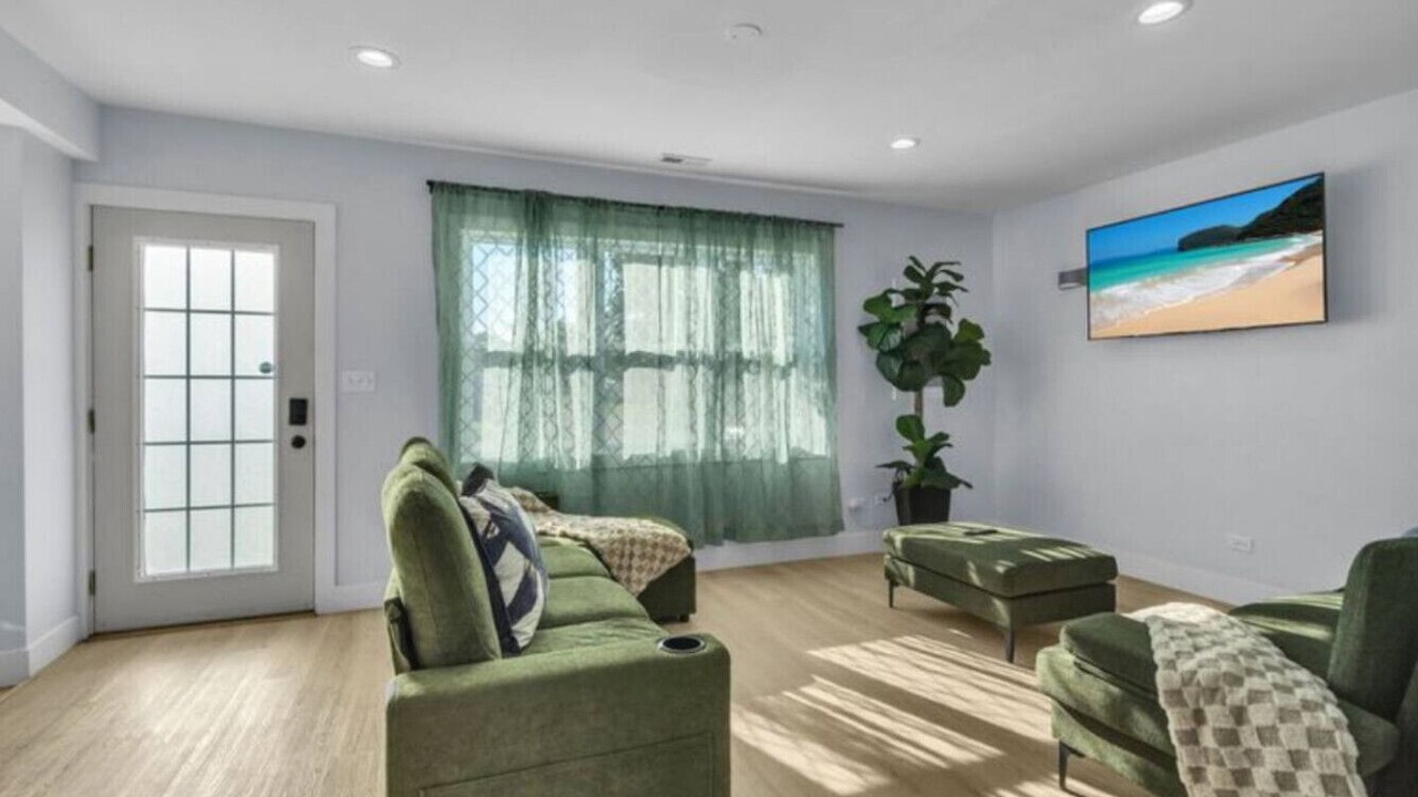 Photo of Livingroom in Channel Lake