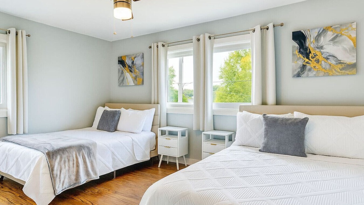 Photo of Bedroom in Bensenville