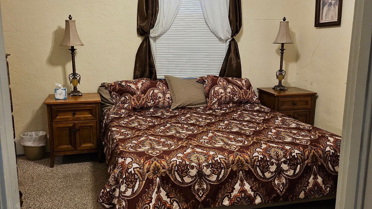 Photo of Bedroom in Carlyle