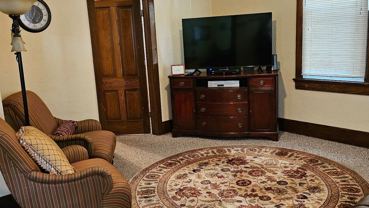 Photo of Livingroom in Carlyle