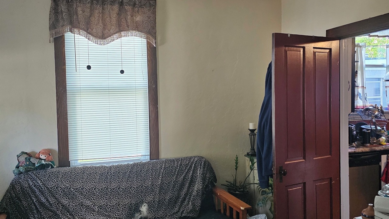 Photo of Livingroom in Carlyle